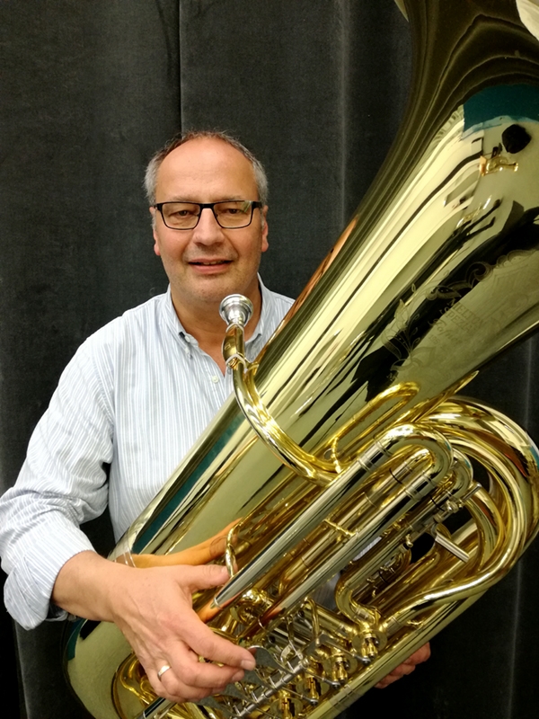 Hartmut Müller (tuba)