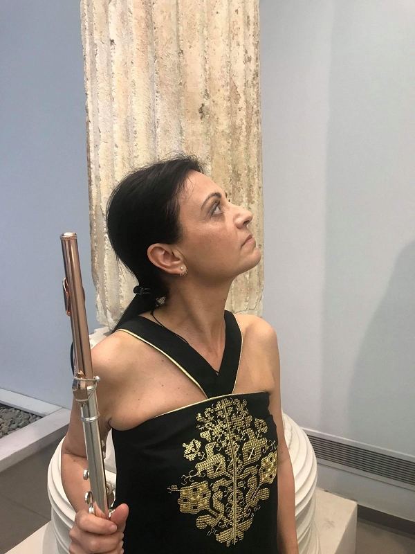 Yana Athanasaki (flute)